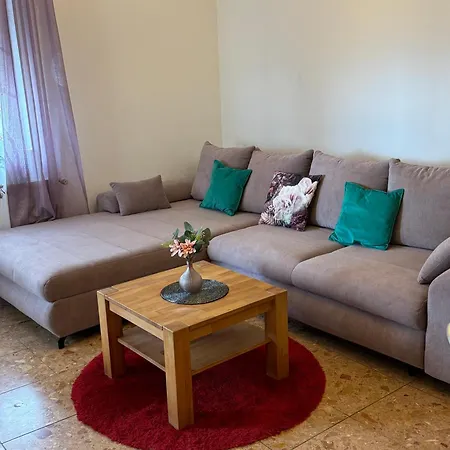 דירה Antica Near The Queen In - By Ta Leut Agency נין