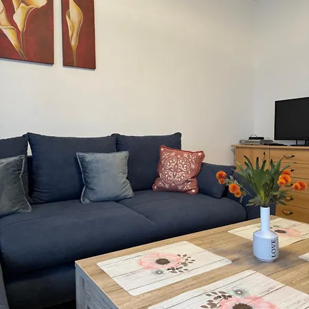 דירה Antica Near The Queen In - By Ta Leut Agency