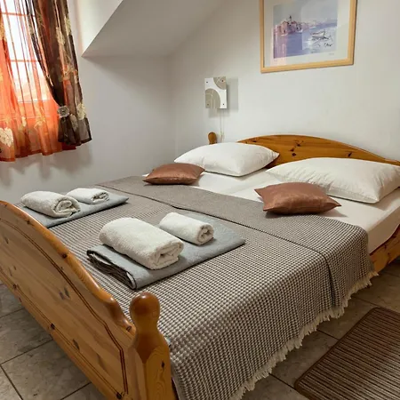 Antica Near The Queen In - By Ta Leut Agency Apartment
