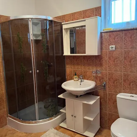 Apartment Antica Near The Queen In - By Ta Leut Agency