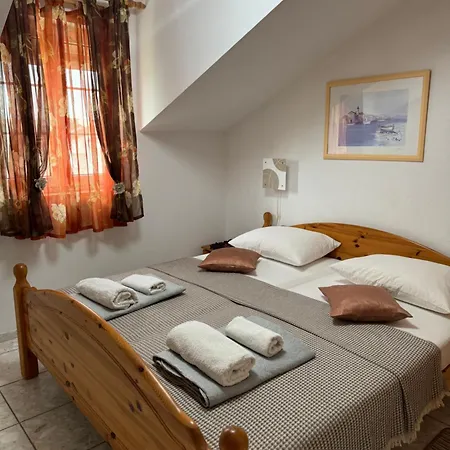 Apartment Antica Near The Queen In - By Ta Leut Agency Nin
