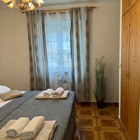 Antica Near The Queen In - By Ta Leut Agency Apartment *