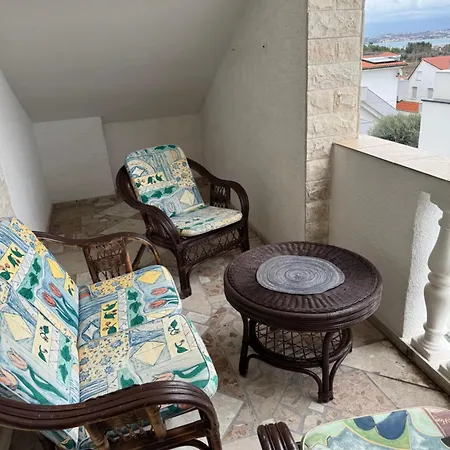 Antica Near The Queen In - By Ta Leut Agency Apartment